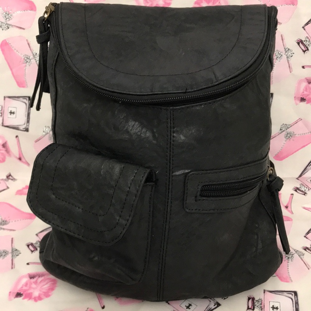 Bueno black faux leather purse backpack